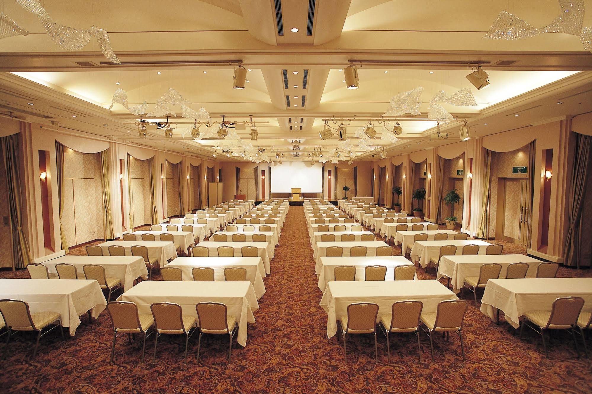 The Crown Palais New Hankyu Kochi Kochi (Shikoku) Exterior foto